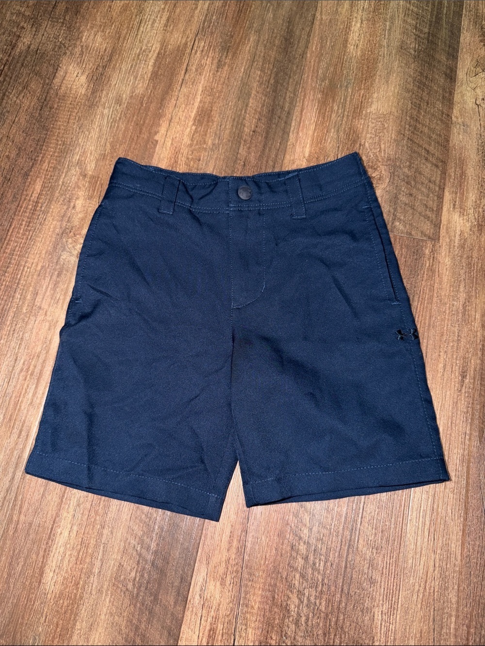 Boys Under Armour Navy golf shorts size 4t